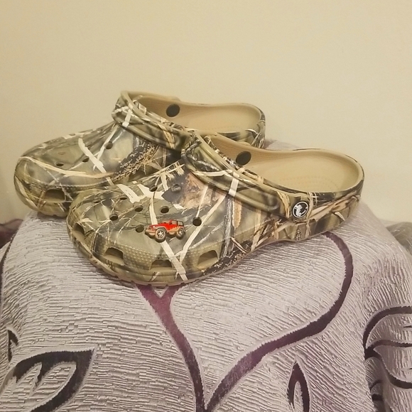 CROCS Shoes Crocs Classic Realtree V2 With Jeep Jibbitz Poshmark